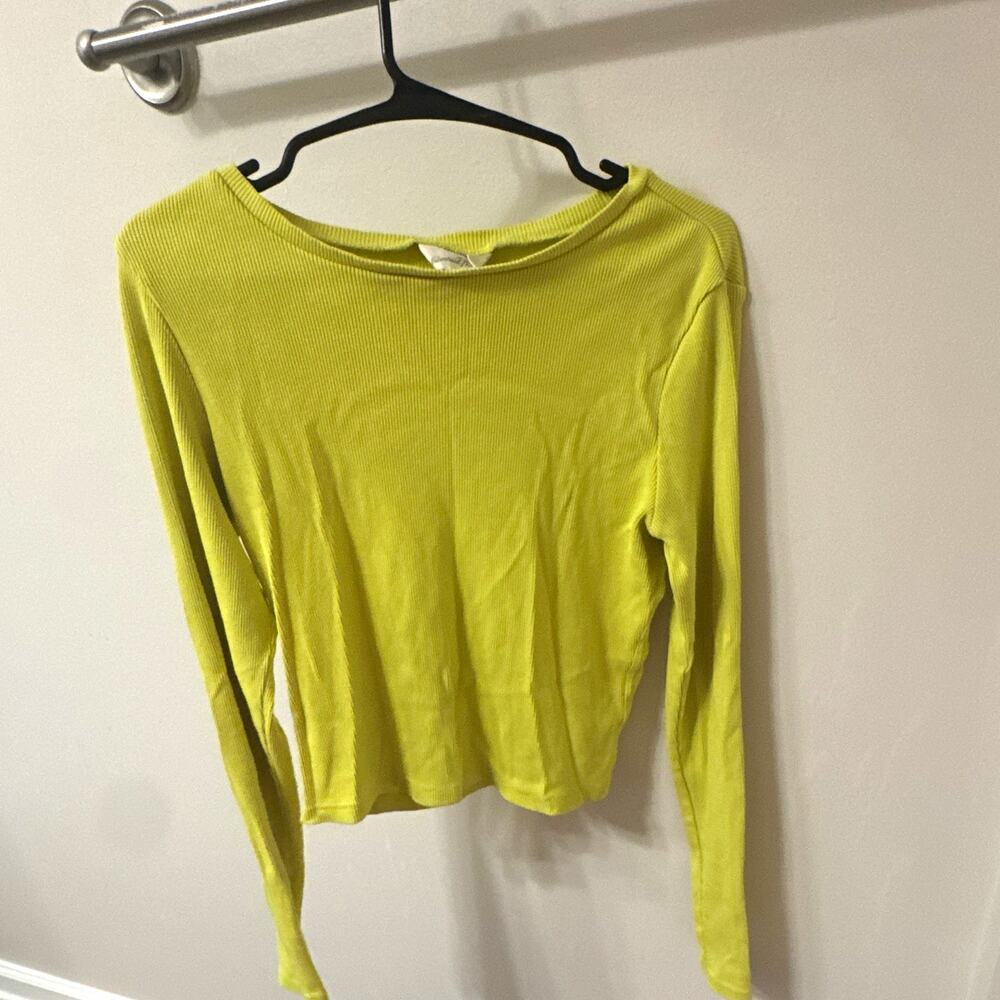 Universal Thread Women's Yellow Knit Crew Neck Long Sleeve Cropped Tee Size M